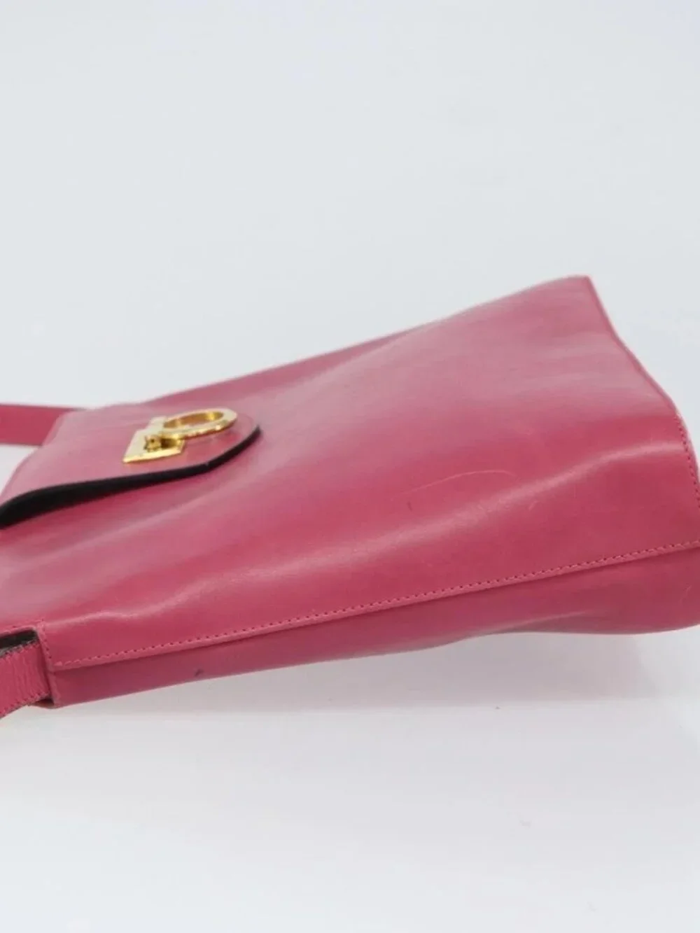 Salvatore Ferragamo Gancini Shoulder Bag Leather Pink Gold Auth 156730